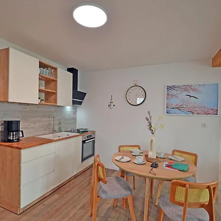 Appartement Am Ufer 13 *